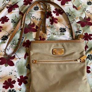 Michael Khors  Crossbody Purse